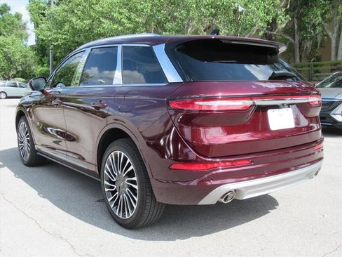 Used 2021 Lincoln Corsair Reserve w/ Equipment Group 201A AWD/4WD image 4
