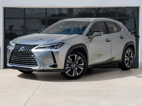 Used 2019 Lexus UX 200 image 1