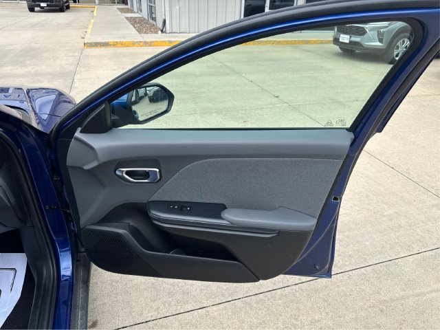 Used 2025 Kia K4 EX FWD image 21
