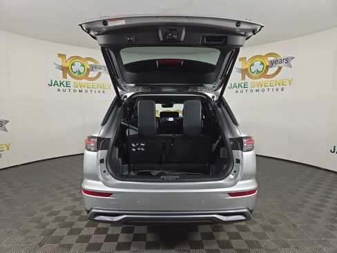 New 2026 Mitsubishi Outlander SE image 32