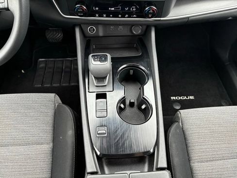 Certified 2023 Nissan Rogue SV FWD image 15