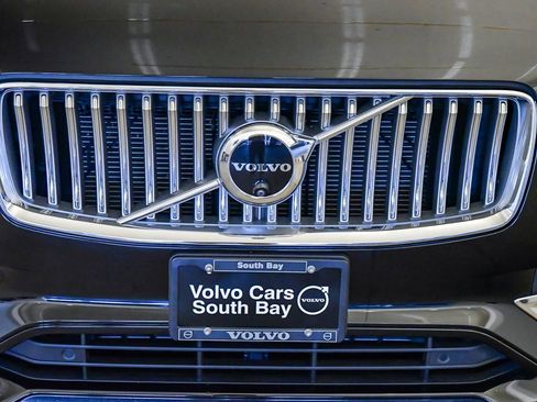 Certified 2024 Volvo XC90 B6 Plus image 8