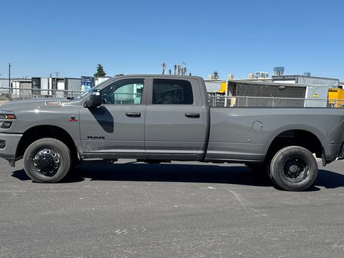 New 2026 RAM 3500 Big Horn AWD/4WD image 6