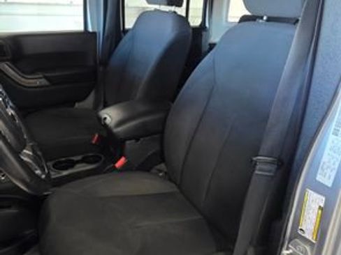 Used 2016 Jeep Wrangler Unlimited Sport image 13