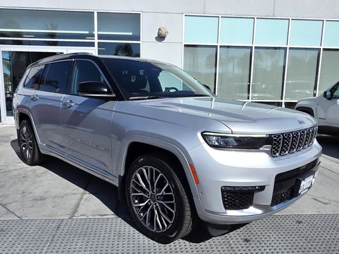Certified 2023 Jeep Grand Cherokee L Summit AWD/4WD image 6