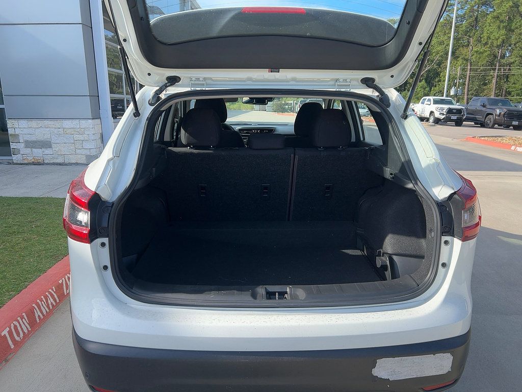 Used 2021 Nissan Rogue Sport S FWD image 3