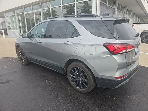 Used 2023 Chevrolet Equinox RS image 3