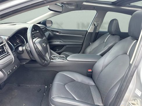 Used 2019 Toyota Camry XSE FWD image 9