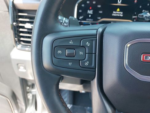 Used 2024 GMC Sierra 1500 AT4 w/ Technology Package AWD/4WD image 18