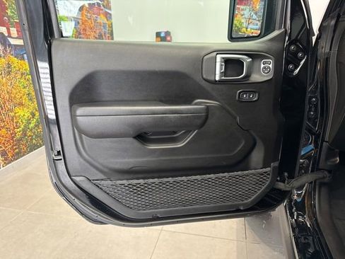 Used 2023 Jeep Gladiator Rubicon w/ Cold Weather Group image 24