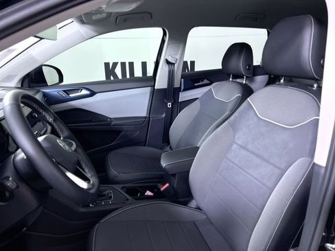 Used 2024 Volkswagen Taos SE image 11