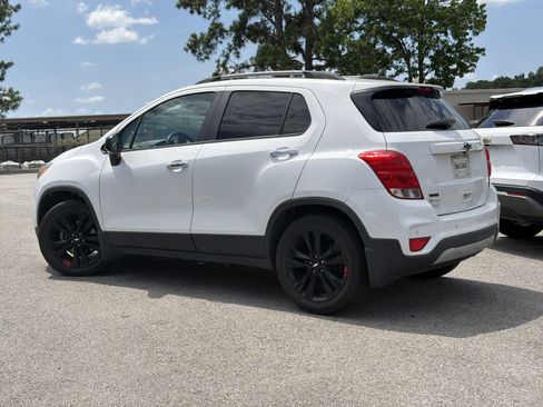 Used 2019 Chevrolet Trax LT w/ Sun & Sound Package FWD image 19