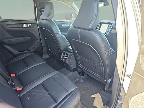 Used 2023 Volvo XC40 B5 Plus w/ Protection Package Premier image 33