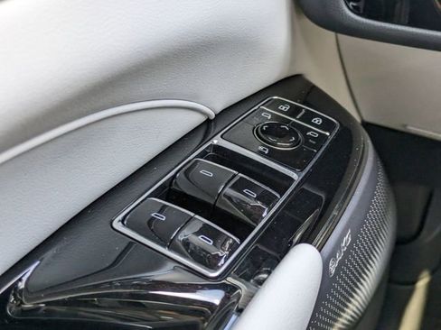 Used 2025 Cadillac Lyriq Luxury RWD image 23