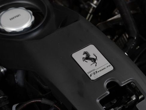 Used 2022 Ferrari F8 Tributo image 21