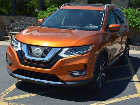 Used 2017 Nissan Rogue SL w/ SL Premium Package AWD/4WD image 1