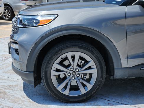 Used 2023 Ford Explorer XLT w/ Equipment Group 202A AWD/4WD image 9