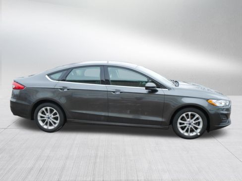 Used 2020 Ford Fusion SE image 8