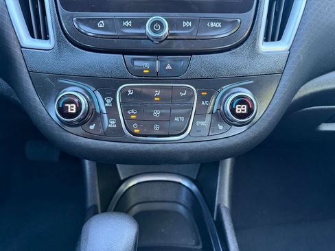 Used 2022 Chevrolet Malibu LT image 35