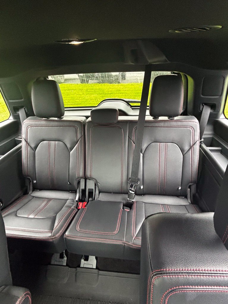 Used 2023 Ford Expedition Limited AWD/4WD image 5