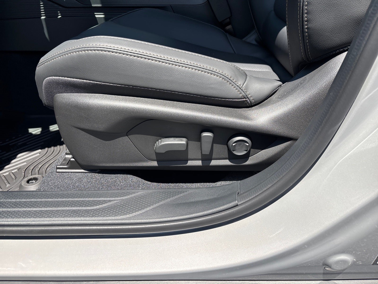 New 2026 Subaru Outback Limited AWD/4WD image 13