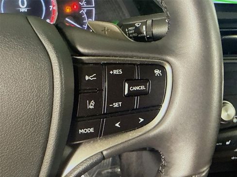 Used 2022 Lexus ES 350 Ultra Luxury w/ Accessory Package 2 FWD image 11