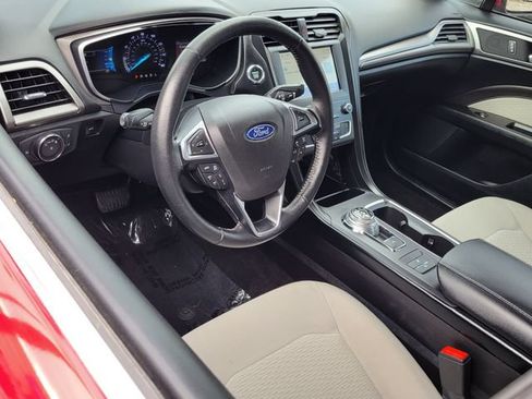 Used 2020 Ford Fusion SE w/ Equipment Group 151A FWD image 5
