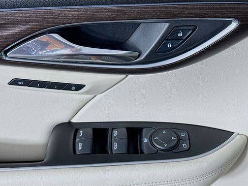 Used 2023 Buick Envision Avenir FWD image 23