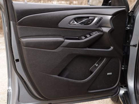 Used 2018 Chevrolet Traverse Premier w/ Driver Confidence II Package image 25