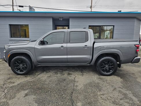 Used 2023 Nissan Frontier SV w/ Midnight Edition Package image 2