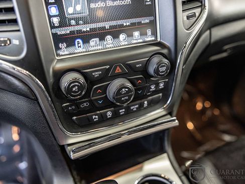 Used 2017 Jeep Grand Cherokee Altitude image 27