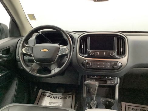 Used 2019 Chevrolet Colorado Z71 AWD/4WD image 39