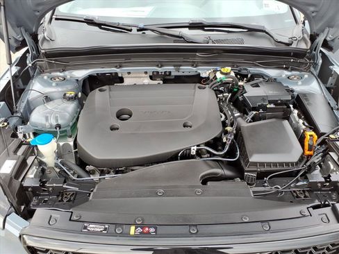 Certified 2023 Volvo XC40 B5 Plus w/ Driver Assist Package image 10