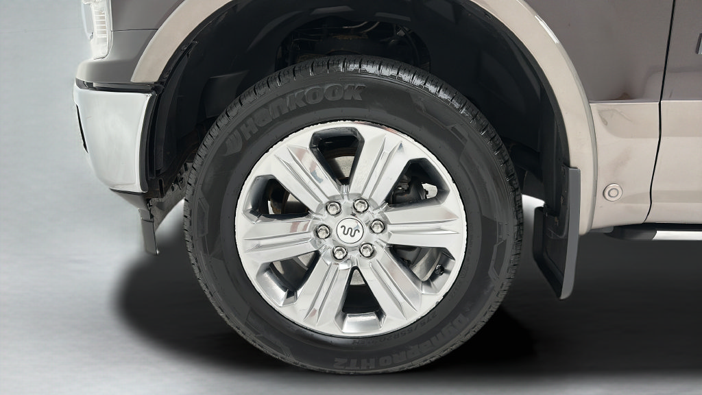 Used 2018 Ford F150 King Ranch w/ Equipment Group 601A Luxury AWD/4WD image 8