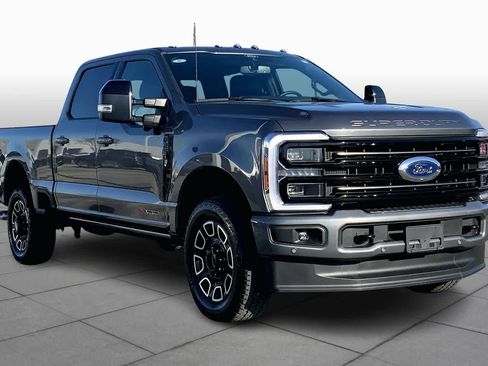 Used 2026 Ford F250 Platinum AWD/4WD image 3