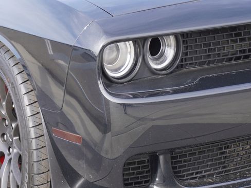 Used 2015 Dodge Challenger SRT Hellcat image 3