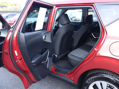 Used 2021 Kia Soul LX image 29