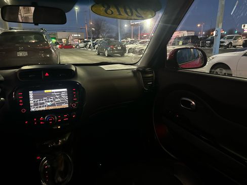 Used 2018 Kia Soul ! w/ Tech Package image 48