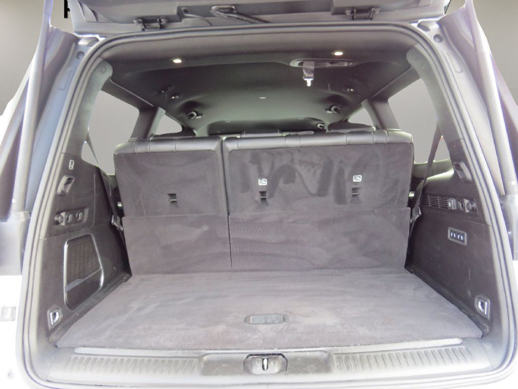 Used 2024 Jeep Wagoneer Series II w/ Flexible Seating Group RWD image 14