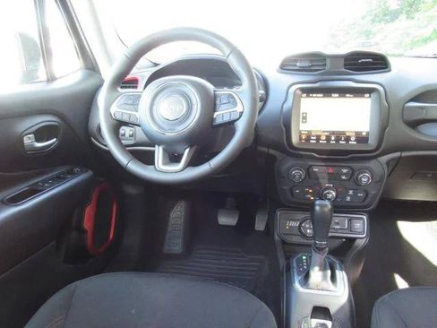 Certified 2023 Jeep Renegade Trailhawk AWD/4WD image 13