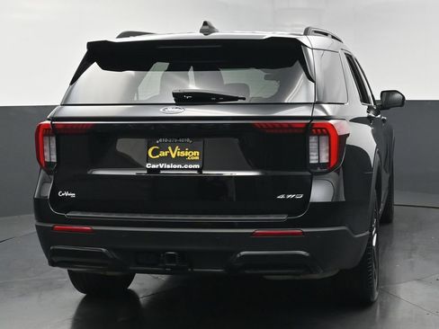 Used 2025 Ford Explorer ST-Line w/ ST-Line Street Pack AWD/4WD image 4