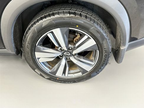 Used 2023 Nissan Rogue SL FWD image 11