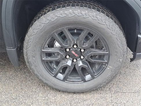 New 2026 GMC Sierra 1500 Elevation image 4