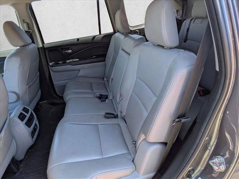 Used 2016 Honda Pilot Touring image 18