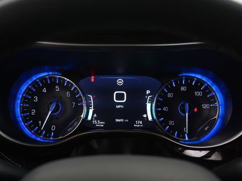 Used 2024 Chrysler Pacifica Limited FWD image 22