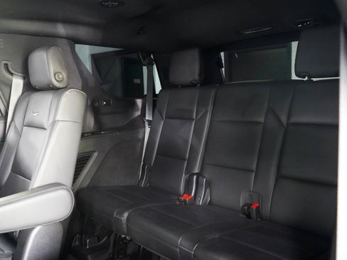 Used 2024 Cadillac Escalade Luxury RWD image 29