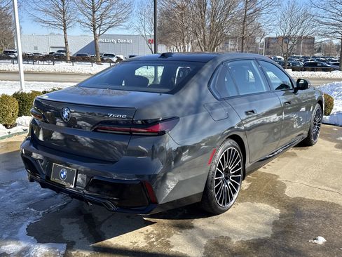 New 2026 BMW 750e xDrive w/ Luxury Rear Seating Package image 5