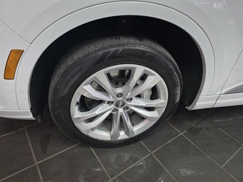 Used 2017 Audi Q7 3.0T Premium Plus w/ Premium Plus Package image 40