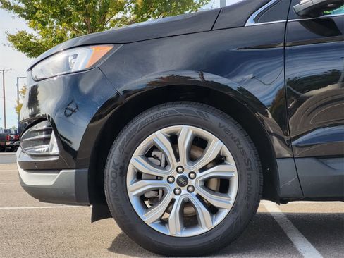 Used 2024 Ford Edge Titanium image 9