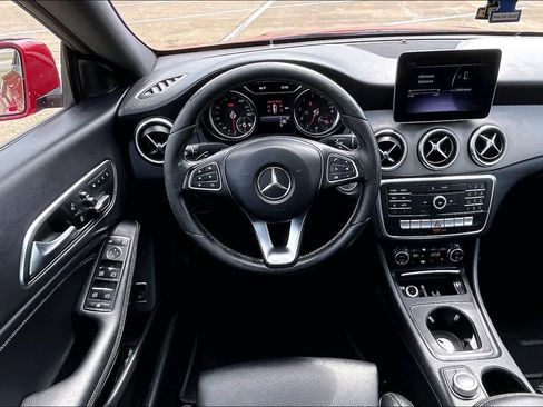 Used 2018 Mercedes-Benz CLA 250 image 12